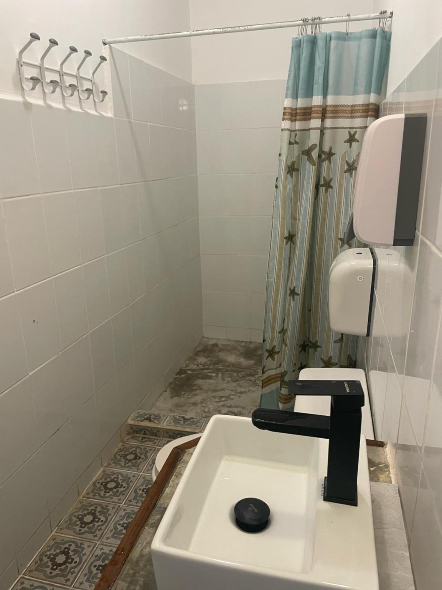 פדאסי Hotel Carey מראה חיצוני תמונה