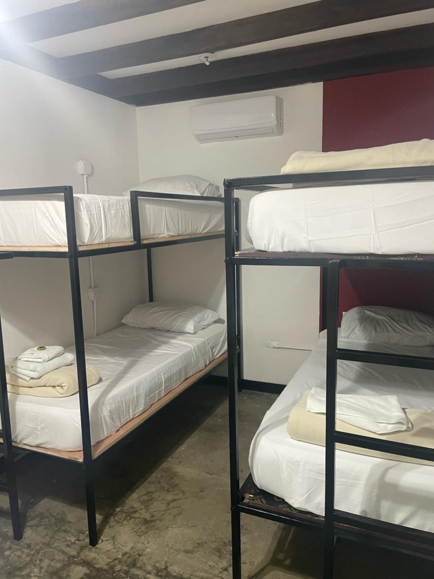 פדאסי Hotel Carey מראה חיצוני תמונה